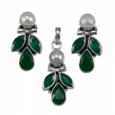Green Onyx & Pearl 925 Sterling Silver Earrings & Pendent Set 