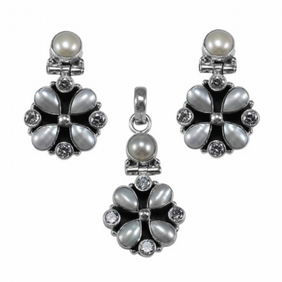 Zircon , Pearl Earrings & Pendant Set 